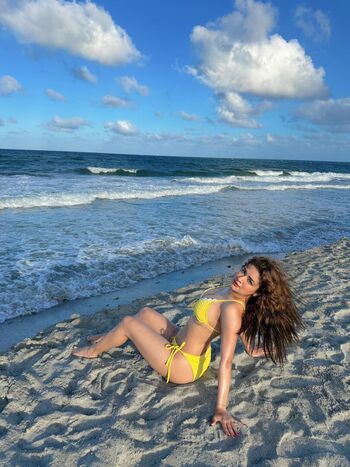 Full leaked Avneet kaur page private onlyfans photo