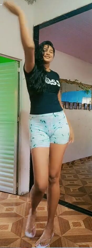 Full leaked Elisane oficial private onlyfans photo