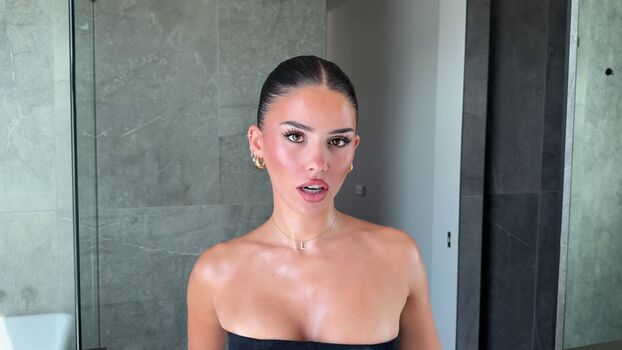 Full leaked Leah halton private onlyfans photo